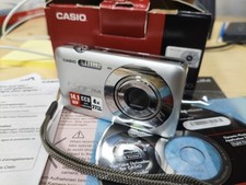 Casio Exilim EX-Z800 Silber / Kompakte Digitalkamera / 14.1 MP / mit 2GB 