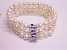 PERLENARMBAND: AKOYA PERLEN WEIß: 585/14 Kt WEIßGOLD VERSCHLUSS & SAPHIRE: 19 cm