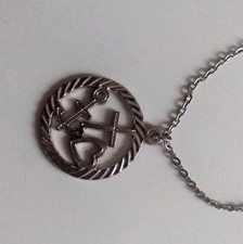 Kette mit Anhänger  –