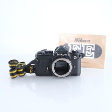 Nikon FE analoge Spiegelreflexkamera 35 mm nur Gehäuse schwarz manueller Fokus klassisch Vintage Japan
