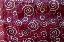 Dunkel Roter Organza Stoff mit goldenen Ornamenten ca 140 x 300