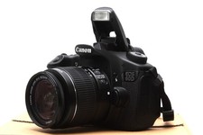 Canon EOS 60D 18 MP FULL HD DSLR mit Canon EF-S 18-55mm IS II Objektiv + Zub