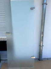 Glastür mit Beschlägen, satiniert