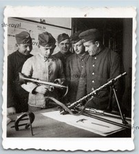Wehrmacht Soldaten bei MG 34