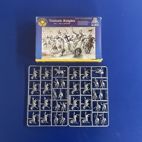 Italeri boxed german knights - boxed,