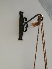 BLUMENAMPEL-HALTER /PFLANZENAMPEL-HALTER Schmiedeeisen bronzefarben sehr gut