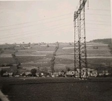 Strommast Acker Feld Stadt Dorf Ort Stromleitungen Altes Foto 