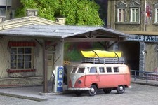 Brekina VW Bulli T1 Bus mit Kajak beladen