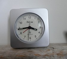 Funkwecker Tech Line NEU
