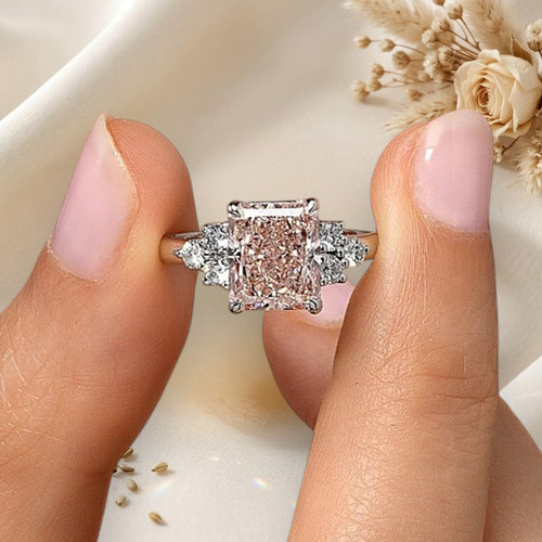Radiant cut fancy - 3,30,