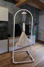 Swing to Sleep Federwiege mit Maly Motor Premium Gestell und zwei Hängematten