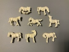 Pferdegruppe -8 Pferde- Antik- aus schönem Material geschnitzt.