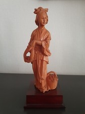 wunderschöne alte Skulptur