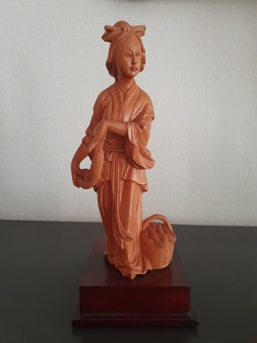 Wunderschöne alte skulptur - wunderschöne,