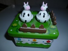 Kuhherde mit Spieluhr Keramik