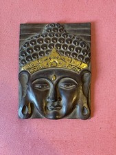 Handgeschnitztes Wandrelief