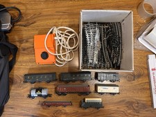 Piko H0 Konvolut Waggons Schienen Gleise Trafo