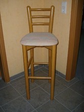 Barhocker in Buche natur mit Sitzkissen und Holzrückenlehne, Tresenhöhe