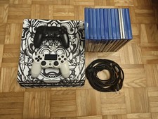 Sony PlayStation 4 Pro 1TB Spielkonsole mit 2 DualShock 4 Controllern - Schwarz