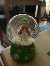 schneekugel mit spieluhr