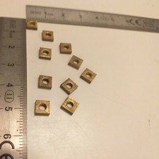 (1491)  Tschakosterne 10x quadratische Muttern goldfarbend für Embleme