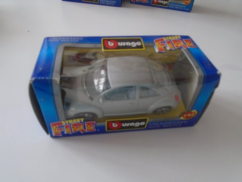 New beetle burago 1 - vw,