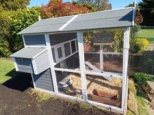 Hühnerstall mit Freilauf (Voliere)