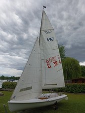 Segeljolle 470er komplett mit Persenning. Slipwagen und Trailer