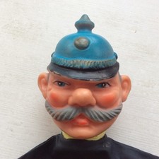 Polizist Pickelhaube Kasperlepuppe Handpuppe aus Kasperletheater vintage