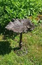 Große Vogeltränke, Antikes Vogelbad, Schwere Futterschale, Gusseisen Antik Braun