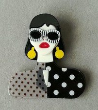 Brosche Dame Im Eighties Look