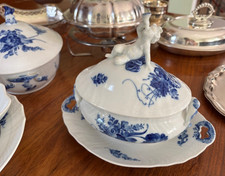 Royal Copenhangen Blaue Blume (geschweift) Tischservice für 13 Pers.