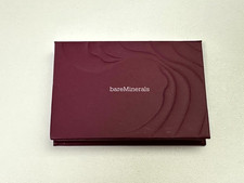 BareMinerals Eyeshadow Palette Gen Nude in lilafarbener Verpackung