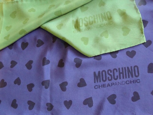 MOSCHINO,groß,Seidentuch,Neu