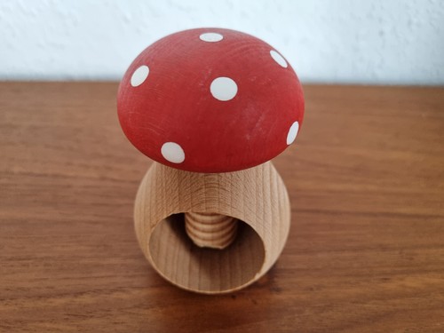 Nussknacker pilz fliegenpilz - pilz,