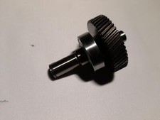 5937 Hans Sauer Walzenschleifmaschine Type WSM-G Welle mit Zahnrad und Lager