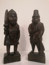 Geschnitzte Figuren Holz