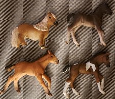 Schleich/Mustang-Hengst/Hannoveraner Fohlen/Trakehner Fohlen/Mini-Shetland-Pony