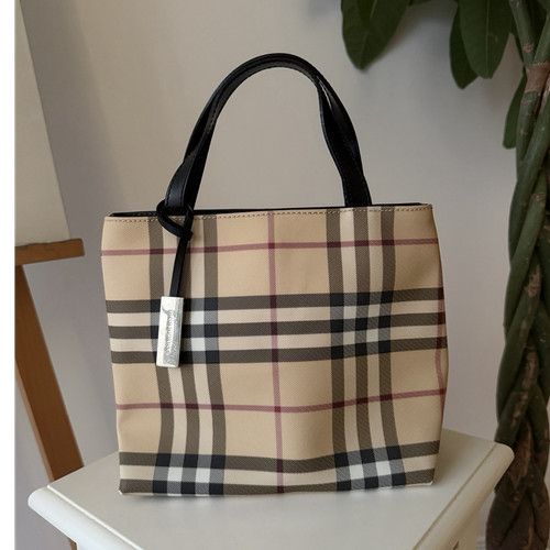 Vintage pre loved burberry - vintage,