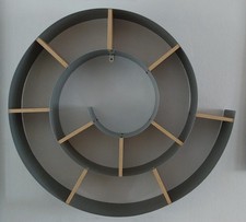 Design CD-Regal "Schnecke" aus