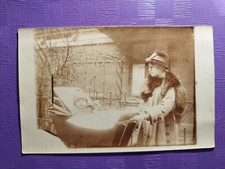 Wunderschönes altes Foto AK Frau Kinderwagen Mode Hut  Winter 1924 old Photo art
