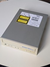PLEXTOR ULTRA PLEX 40MAX SCSI CD LAUFWERK 50 PIN + SCSI Karte