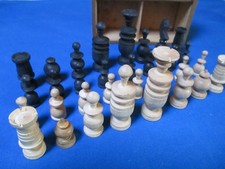 Antike Holz Schachfiguren im Regency Stil mit Holzkästchen 