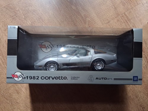 Corvette 1982 autoart 18 - 1982, 1:18