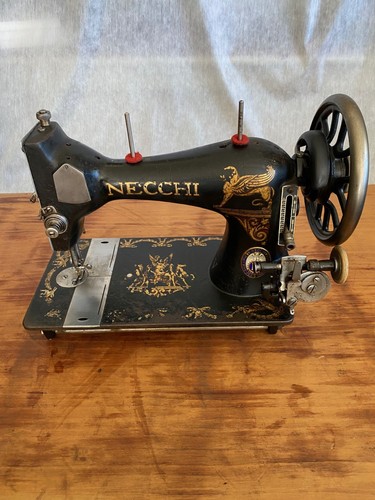 Antike nähmaschine necchi - antike,