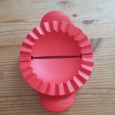 Tupperware Große Teig-Falle - Teigtaschen / Maultaschen Ø 13 cm - NEU Rot