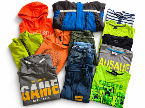 Kleiderpaket 146 152 jungen - /,