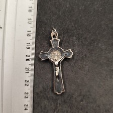 RELIGIÖSER ANHÄNGER