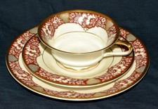 dreiteiliges Porzellan