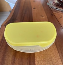 Tupperware Frische Kabinett Behälter,Dose Scheiben Brot,Klar/gelb,17Lx13Bx4H